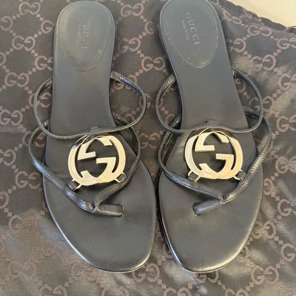 Authentic Gucci Black Slides with Gold Emblem Size 35.5 - Picture 2 of 4